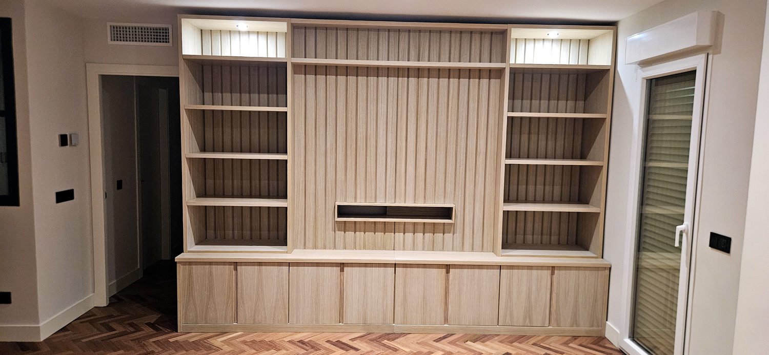 Muebles de salón con TV integrada — trabajo de Emonfer