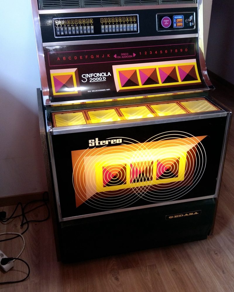 Jukebox restaurada funcionando